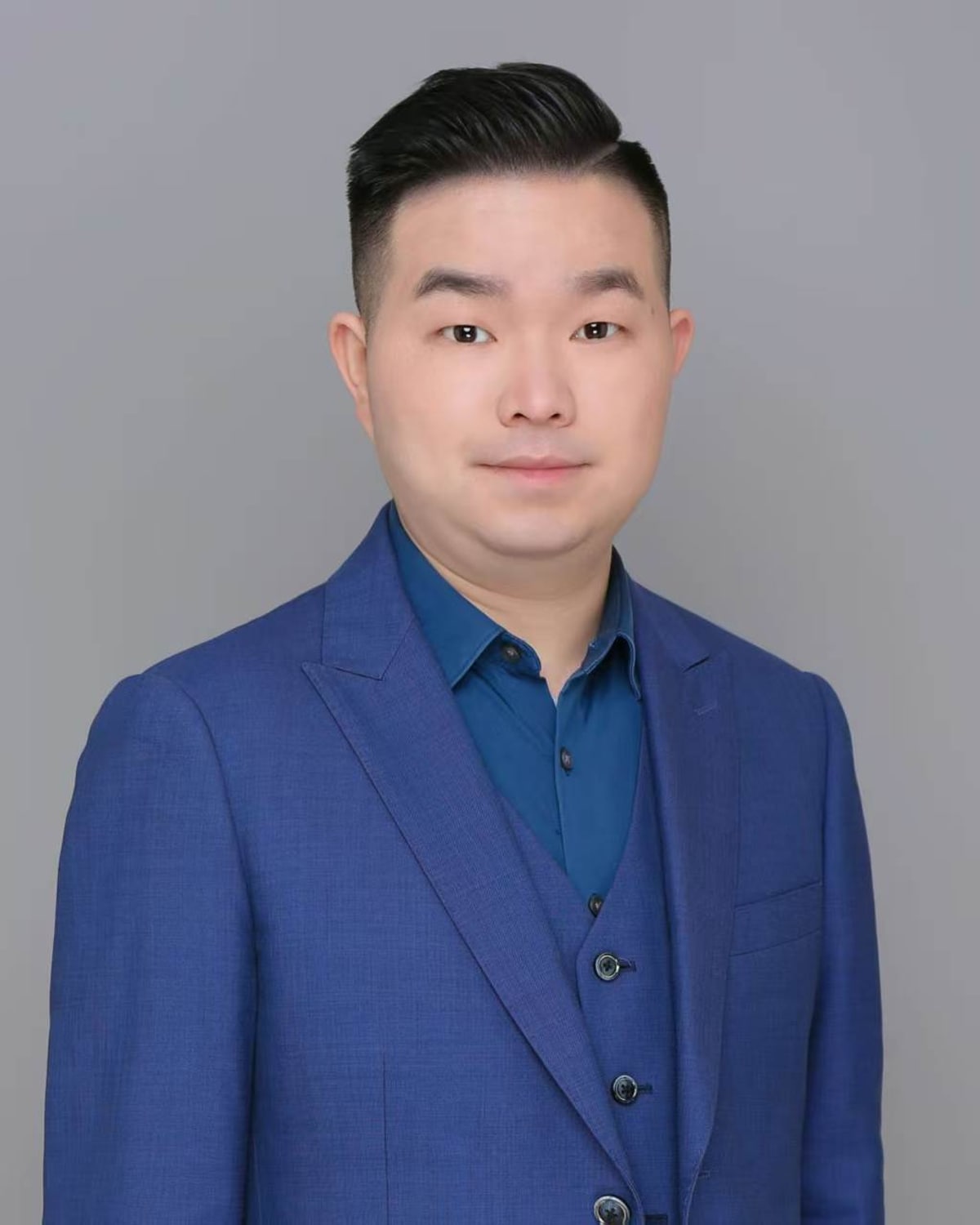 David蓝色商务休闲正装肖像